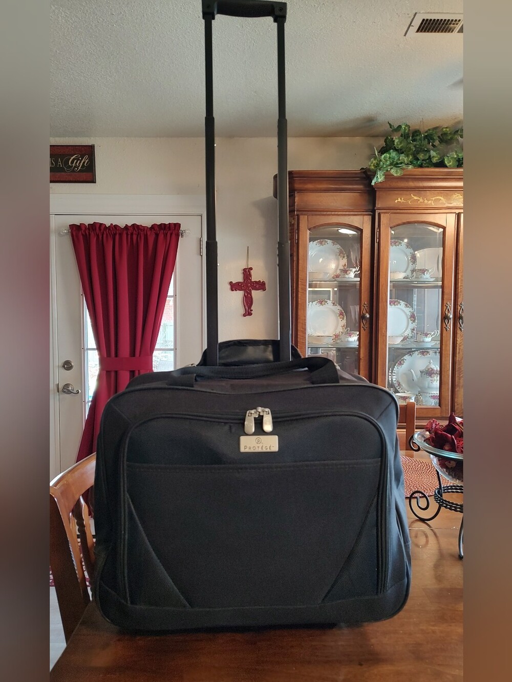 Black Rolling Laptop Case with Telescoping Handle